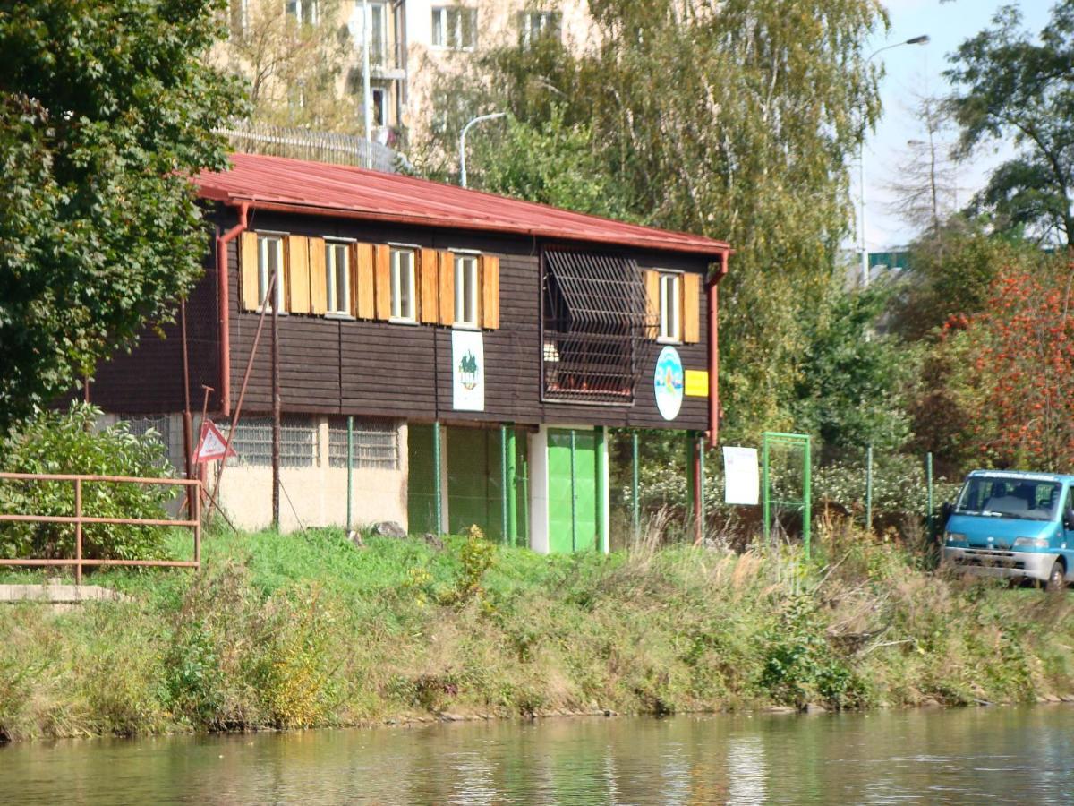 Klub Vodaku การ์โลวีวารี ภายนอก รูปภาพ